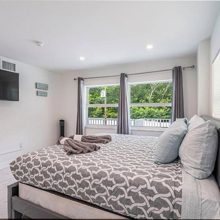 The Purple Pelican Beachfront With Ocean Balcony Unit 1 Fort Lauderdale Eksteriør bilde