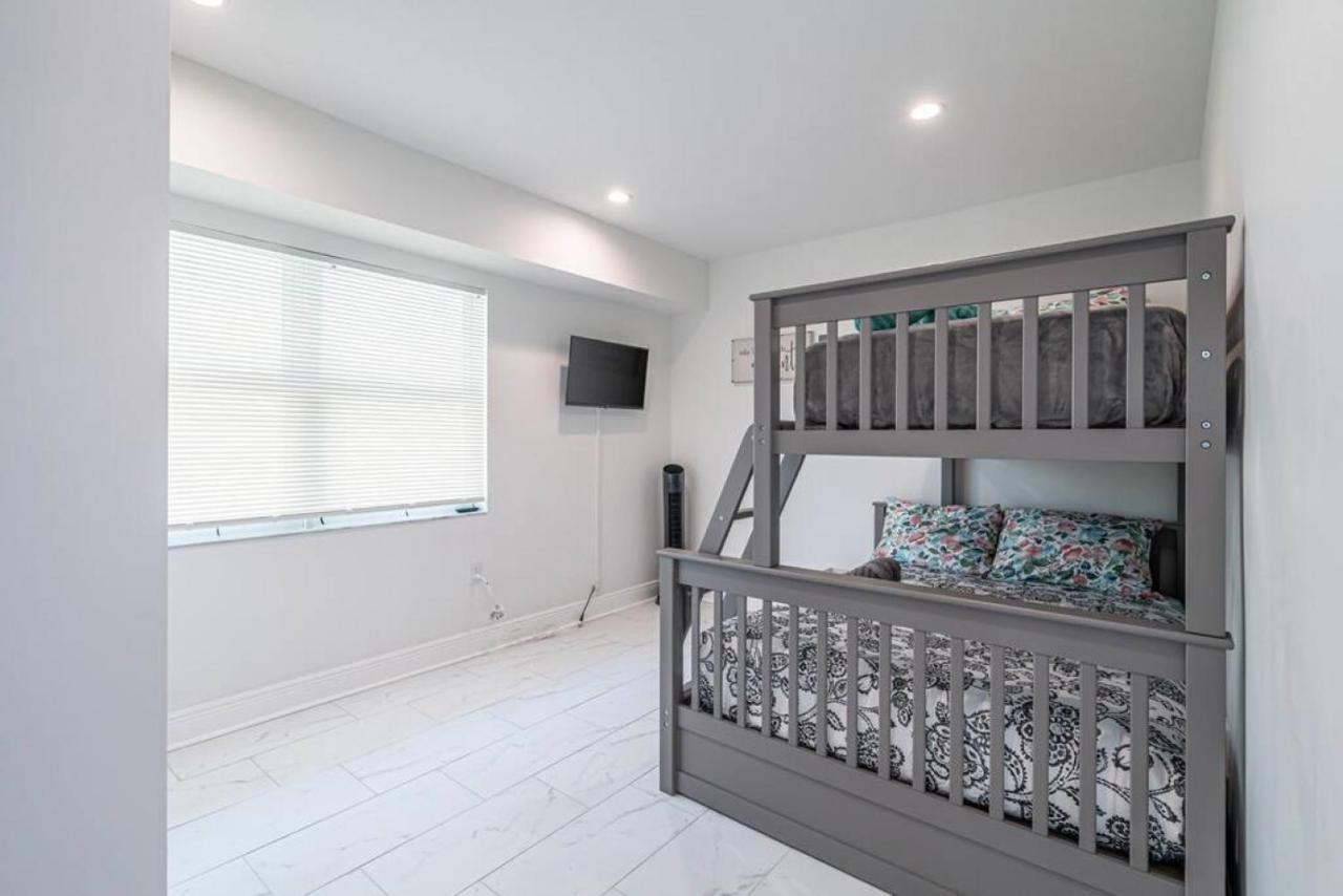 The Purple Pelican Beachfront With Ocean Balcony Unit 1 Fort Lauderdale Eksteriør bilde