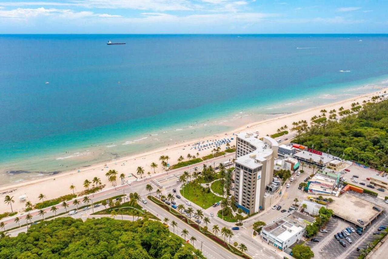 The Purple Pelican Beachfront With Ocean Balcony Unit 1 Fort Lauderdale Eksteriør bilde